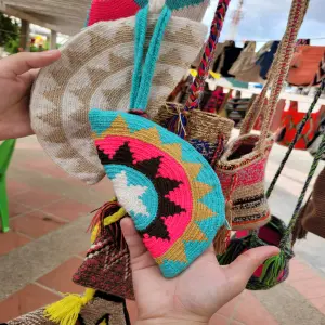 Cartera wayuu media luna