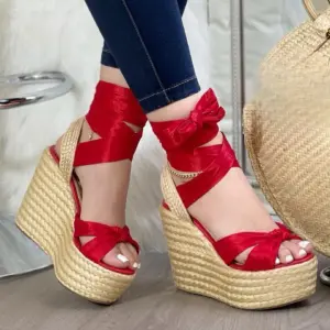 Plataforma de Yute Romana: Elegancia y Resistencia para Tus Proyectos - Plataforma yute Romana cinta