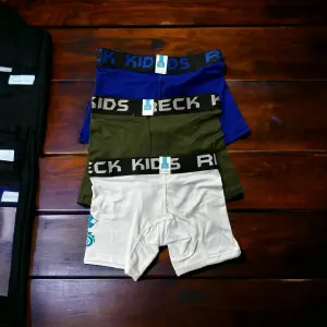 BOXER PARA NIÑOS PAQ X 3 FONDO ENTERO