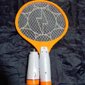 Raqueta Mata Zancudos Mosquitos Linterna