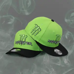 Gorra curva Monster verde