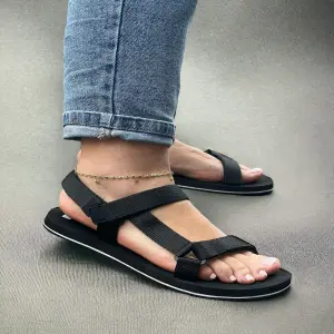 Sandalia Correas Negra