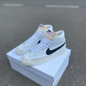 BOTA NIKE BLAZER DAMA & HOMBRE