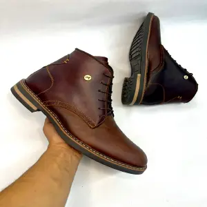 Botas en CUERO para caballero