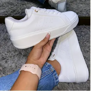 ZAPATILLAS MIMI BLANCA COLECCION CLASICA