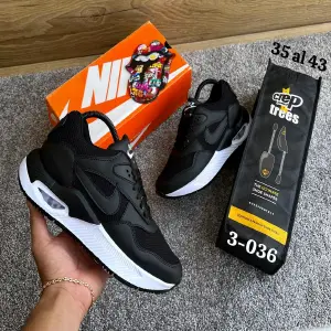 NIKE AIR REF:370
