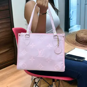 Bolso Louis Vuiton Repujado Ref J04