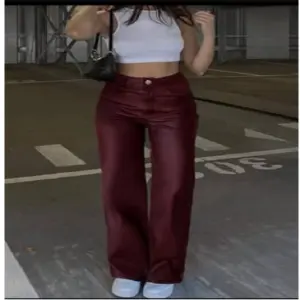 PANTALON OVERSIZE VINOTINTO M