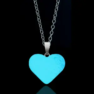 Collar Cuarzo Corazón Nocturno Luminoso