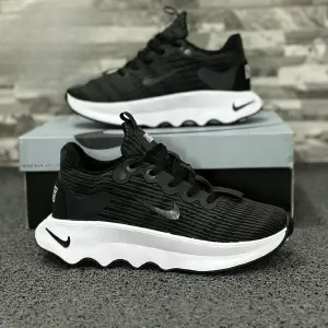 NIKE MOTIVA