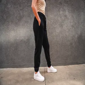 JOGGER LARGO MUJER
