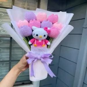 Ramo Hello Kitty: 9 Tulipanes - Ramo Hello Kitty - 9 tulipanes