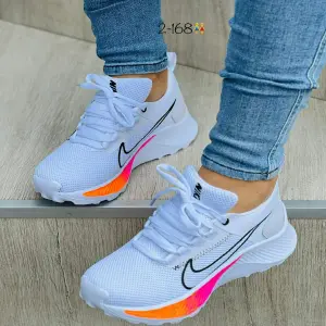 Nike dama Hrt