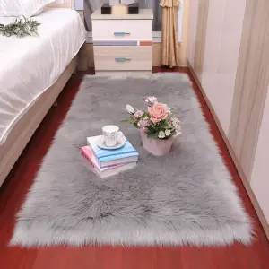 Tapete pie de cama peludo