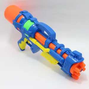 Pistola lanza agua