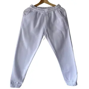 JOGGER NIÑOS BLANCO 4