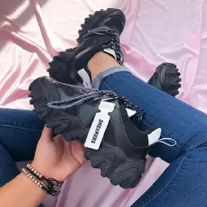 Tenis Sneakers Suela Alta Negro
