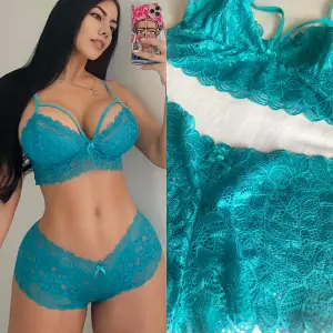 Lencería Femenina de Encaje: Elegancia y Confort - Lencería Femenina de Encaje Cachetero