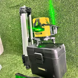 Nivel láser de 5 líneas DEWALT+ tripode