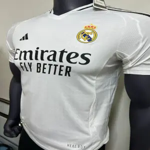 CAMISETA REAL MADRID 2025 VERSION PLAYER