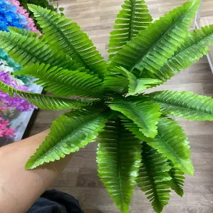 Planta artificial tipo helechos
