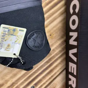 Converse Bota Full Negra: Elegancia y Estilo Inigualable - Converse bota full negra