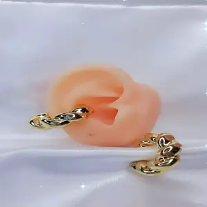 EARCUFF DORADA GRANDE