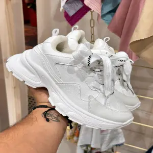 Tenis Dama Blancos Corazón