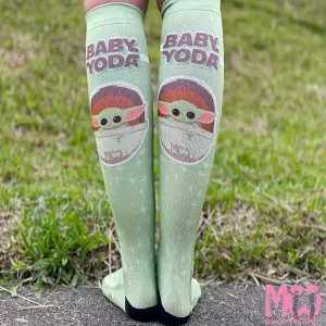 Medias de Compresión (Baby Yoda): ¡Comodidad y Estilo para tus Pies! - Medias de Compresion (Baby Yoda)