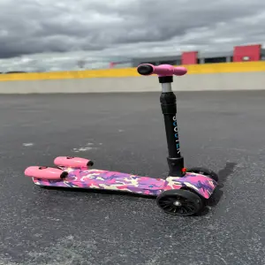 Patineta Humo Scooter: ¡Diversión con estilo! - Patineta Humo Scooter