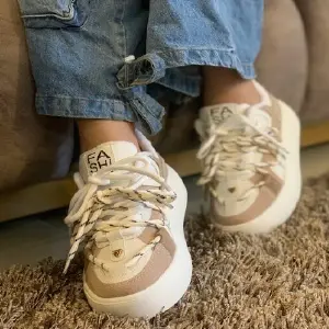TENIS BEIGE