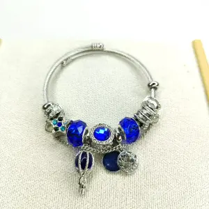 Pandora azul cielo
