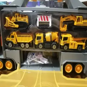 Tractomula  con carros de construcción