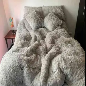 Cubrelecho Peludo y Ovejero: Suave y Acogedor - Cubrelecho peludo y ovejero