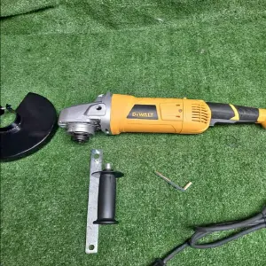 Pulidora DEWALT 9 Pulgadas