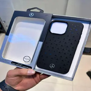 Esctuche Mercedez  Iphone 14 Pro Max
