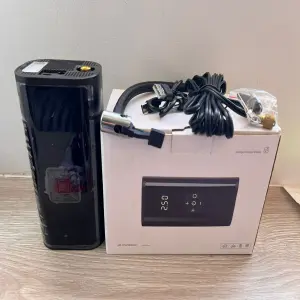 COMBO COMPRESOR PORTÁTIL Y LUZ DE CASCO