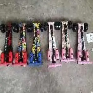 PATINETAS DE HUMO INFANTIL