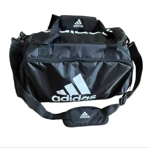 Kit bolso deportivo + guantes en cuero +
