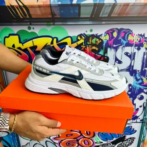 DEPORTIVO NIKE 2025
