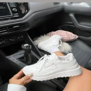 REEBOK ALTO