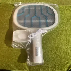 Raqueta Mata-Mosquitos Premium con Base: Despídase de los Insectos Molestos - Raqueta Mata-Mosquitos Premium con Base