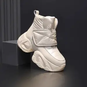 Botas de Terciopelo: Elegancia y Confort en Cada Paso - Botas de terciopelo