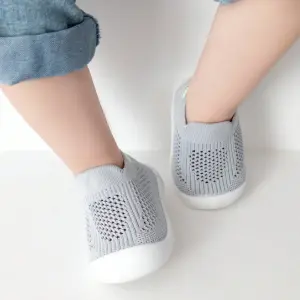 Hermosos zapatitos livianos para bebe