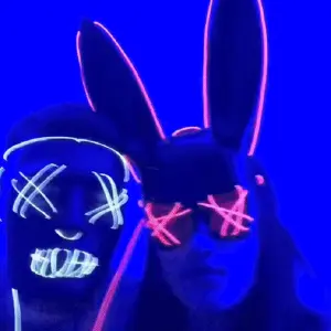 Máscara de Orejas de Conejo Playboy: ¡El Toque Audaz para Tu Fiesta! - MÁSCARA OREJAS CONEJO PLAYBOY HALLOWEEN
