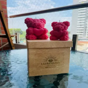 Heartfelt Hug: El Oso de Peluche que Transmite Amor - Heartfelt Hug- Vela oso corazon