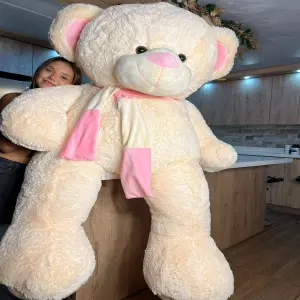 Peluche de Oso Gigante con Bufanda: ¡El Abrazo Perfecto! - Peluche de oso con bufanda 1.85m