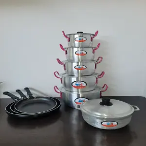 ¡Revoluciona tu Cocina con el COMBO OLLA 12-20 FUCSI + ANTIADHERENTES! - COMBO OLLA 12-20 FUCSI + ANTIADHERENTES