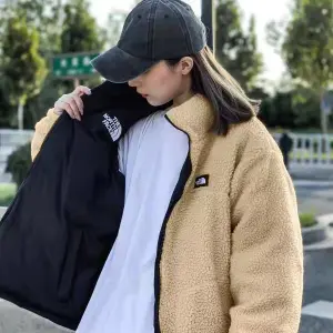 Chaqueta Doble Faz North Face: Elegancia y Calidez Inigualables - Chaqueta doble faz north face