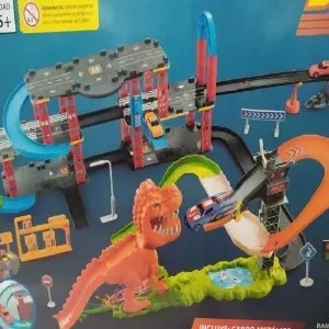 ¡Emocionante Pista de Carros Dinosaurio para Aventuras Jurásicas! - Pista de carros Dinosaurio